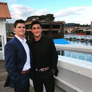 Meet your Posher, Max